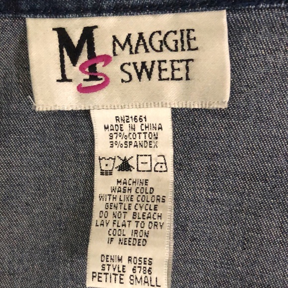 Vintage Blue Jean Jacket With Embroidered Flowers - Picture 6 of 7